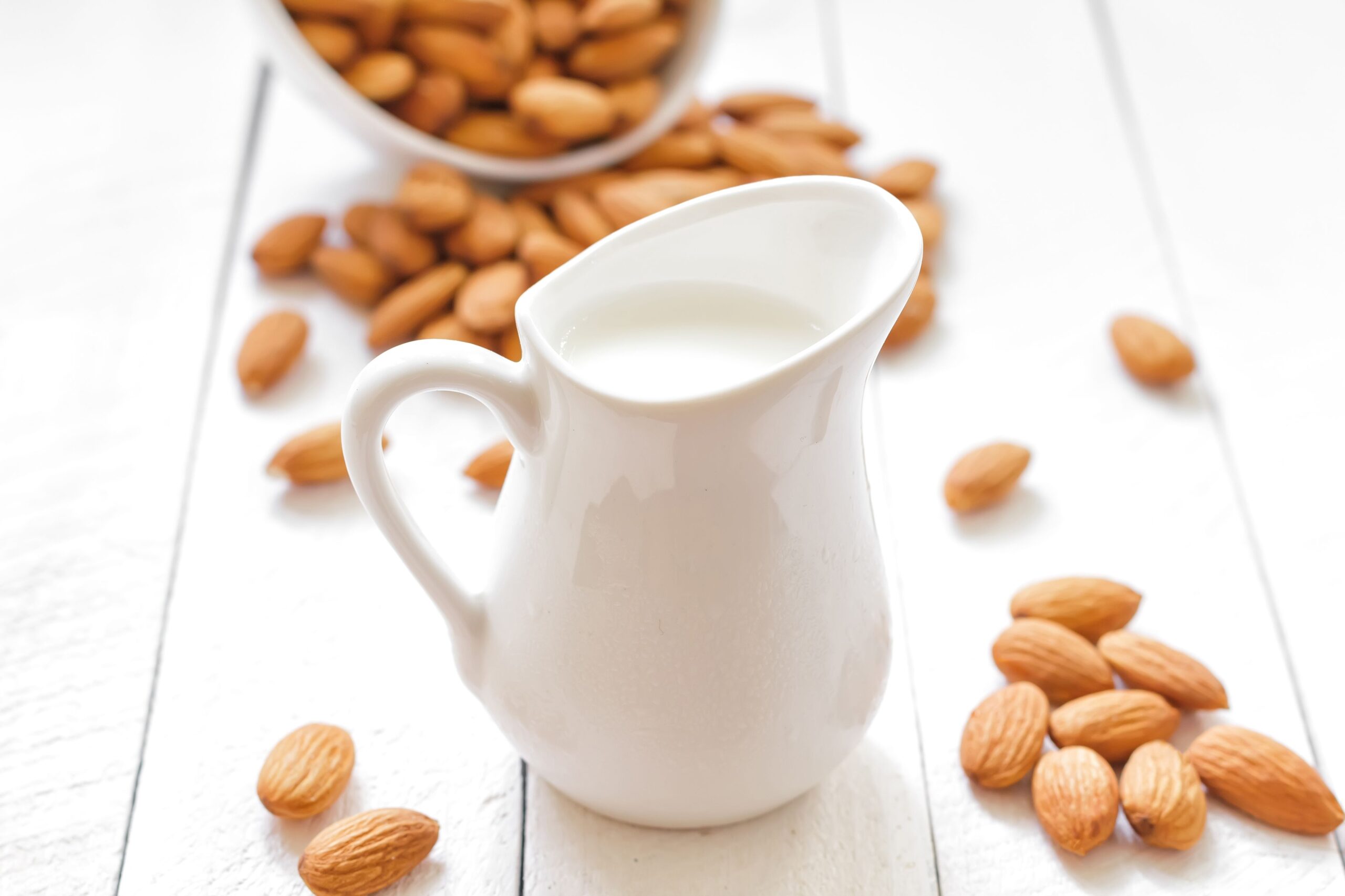The 5 Best Almond Milk Brands and Why you Should Try them?